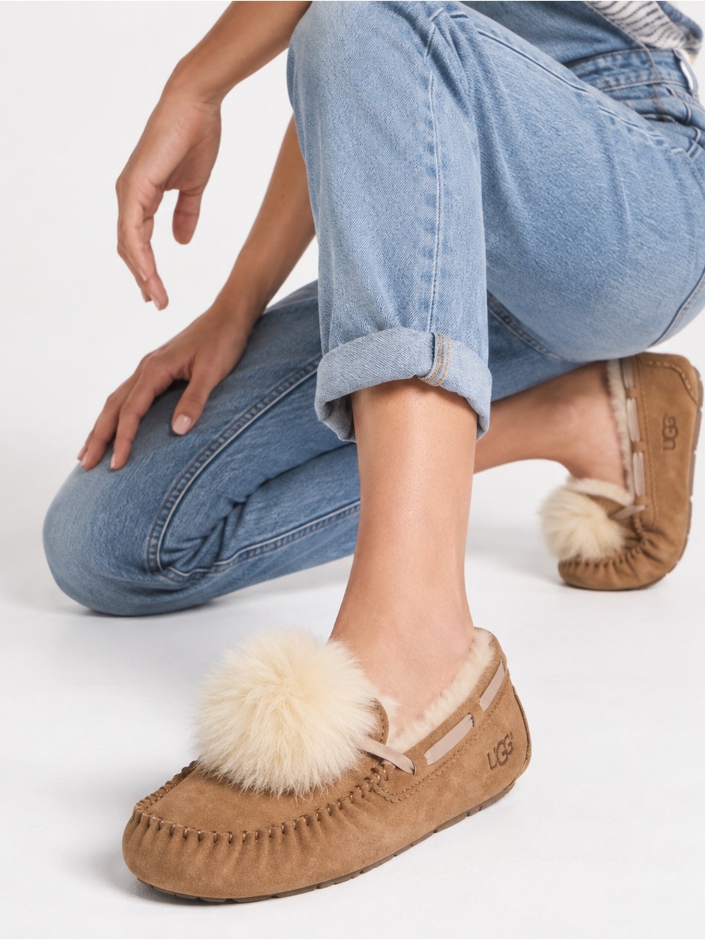 UGG Dakota Pom Pom Chestnut Suede Shearling Moccasin Slippers Size 10